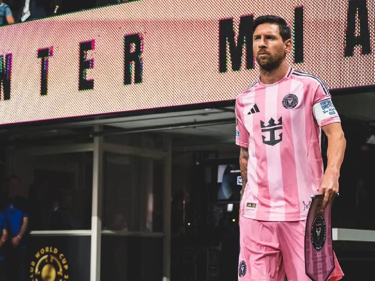 Messi recibe inesperada oferta para jugar contra Cristiano: ha iniciado conversaciones