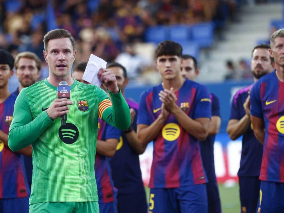 Barcelona arrollador, Yamal brilla ante la mirada de su novia y un gol polémico