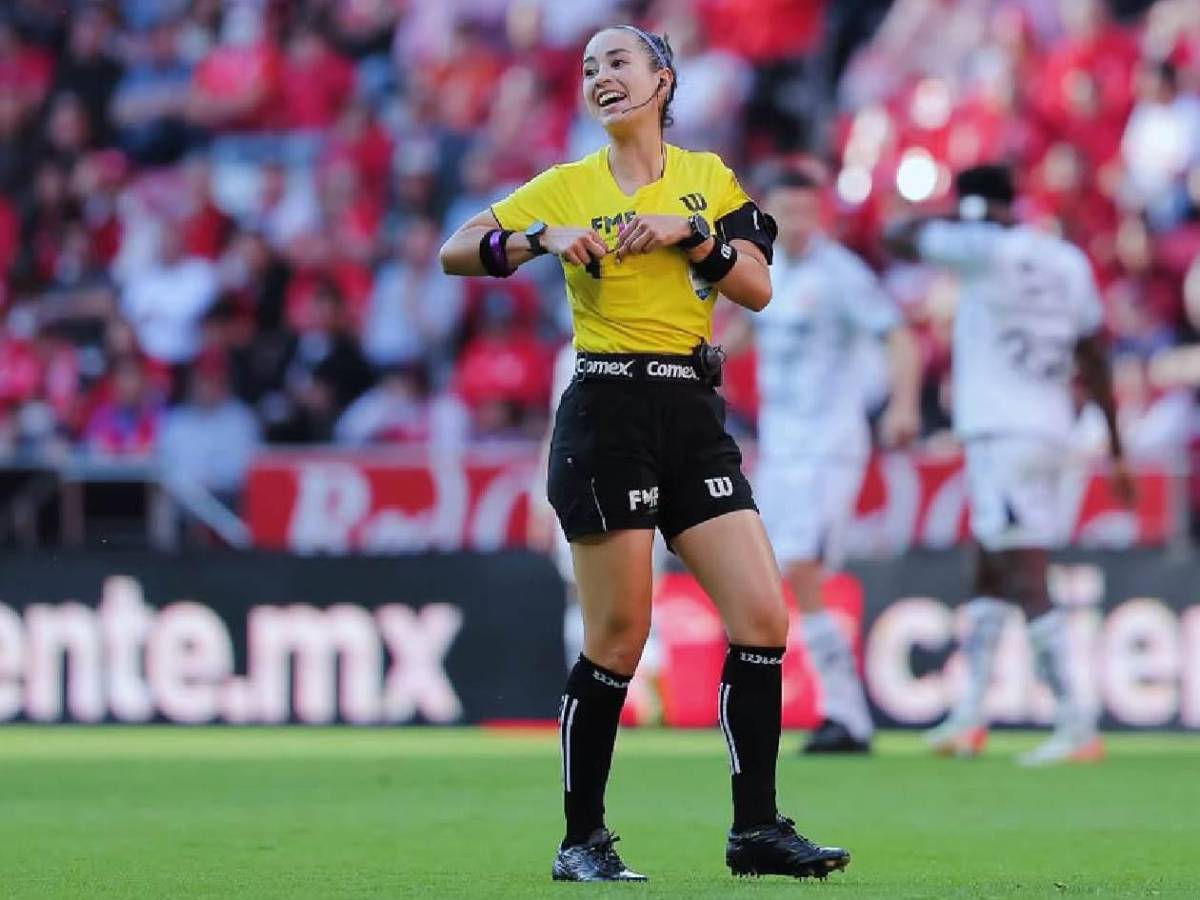 Árbitra mexicana recibió amenazas y expone fuertes chats; FIFA se pronuncia