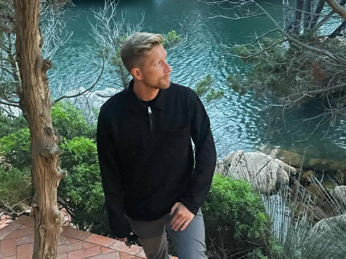 Muere conocido futbolista delante de esposa: Esto pasó