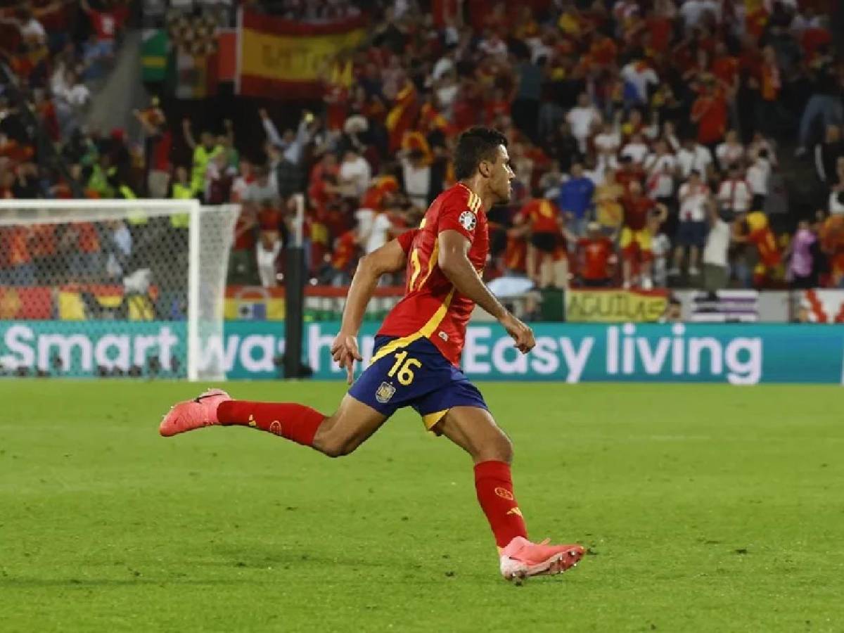 Barcelona irrumpe y da golpe al Real Madrid: destapan por qué Rodri cambió su decisión