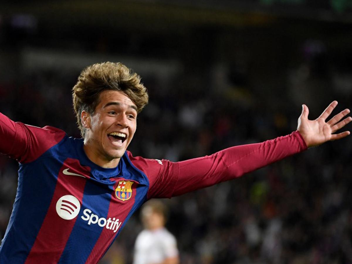 Barcelona gana con gol de jovencito y acecha al Real Madrid