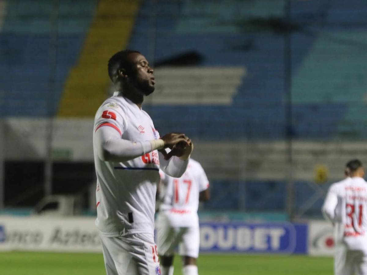 Olimpia - UPN: Beso de chica, el otro cambio al Nacional y Alberth Elis emociona