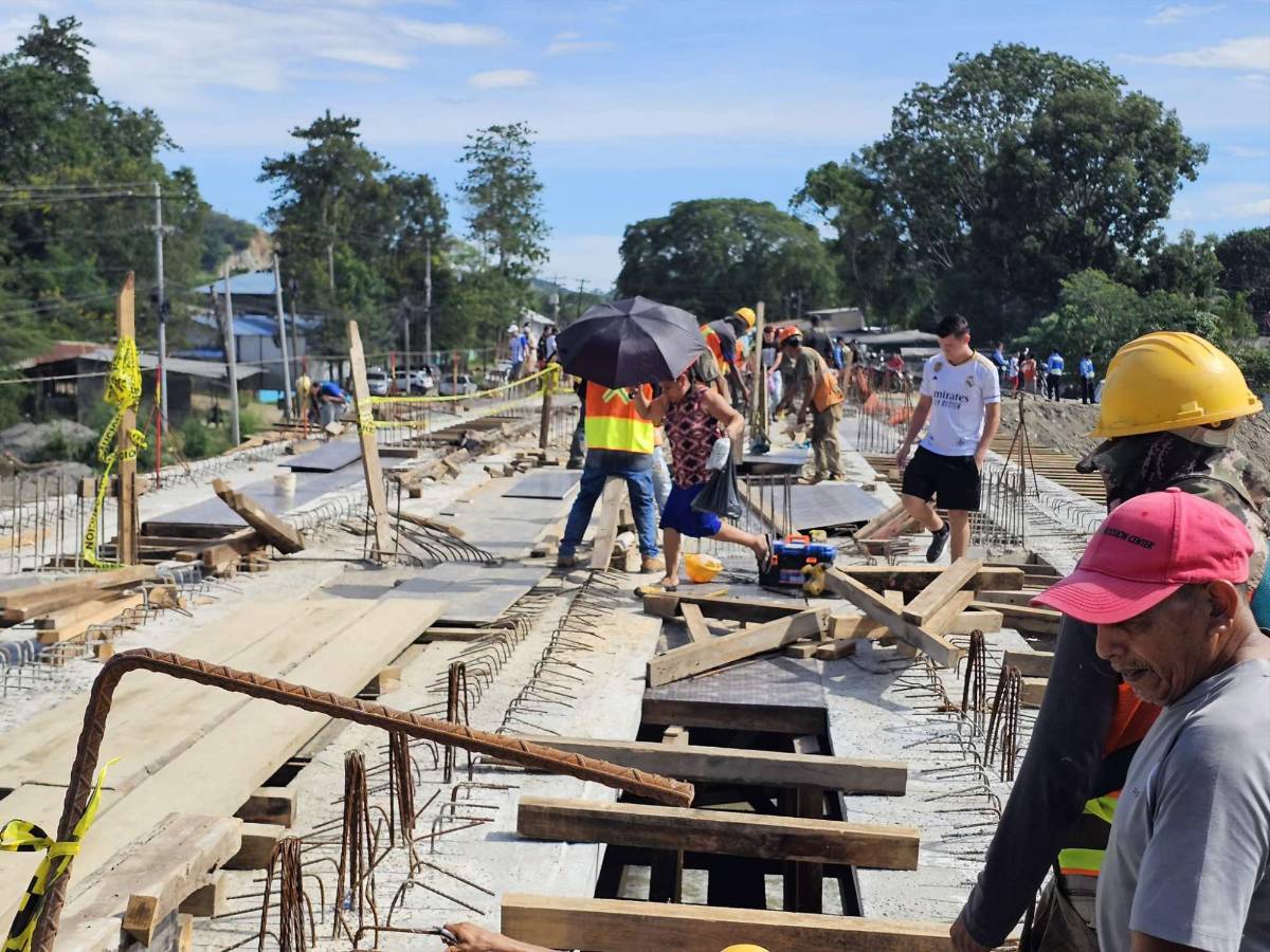 Aceleran los trabajos en el puente que conduce a Jucutuma