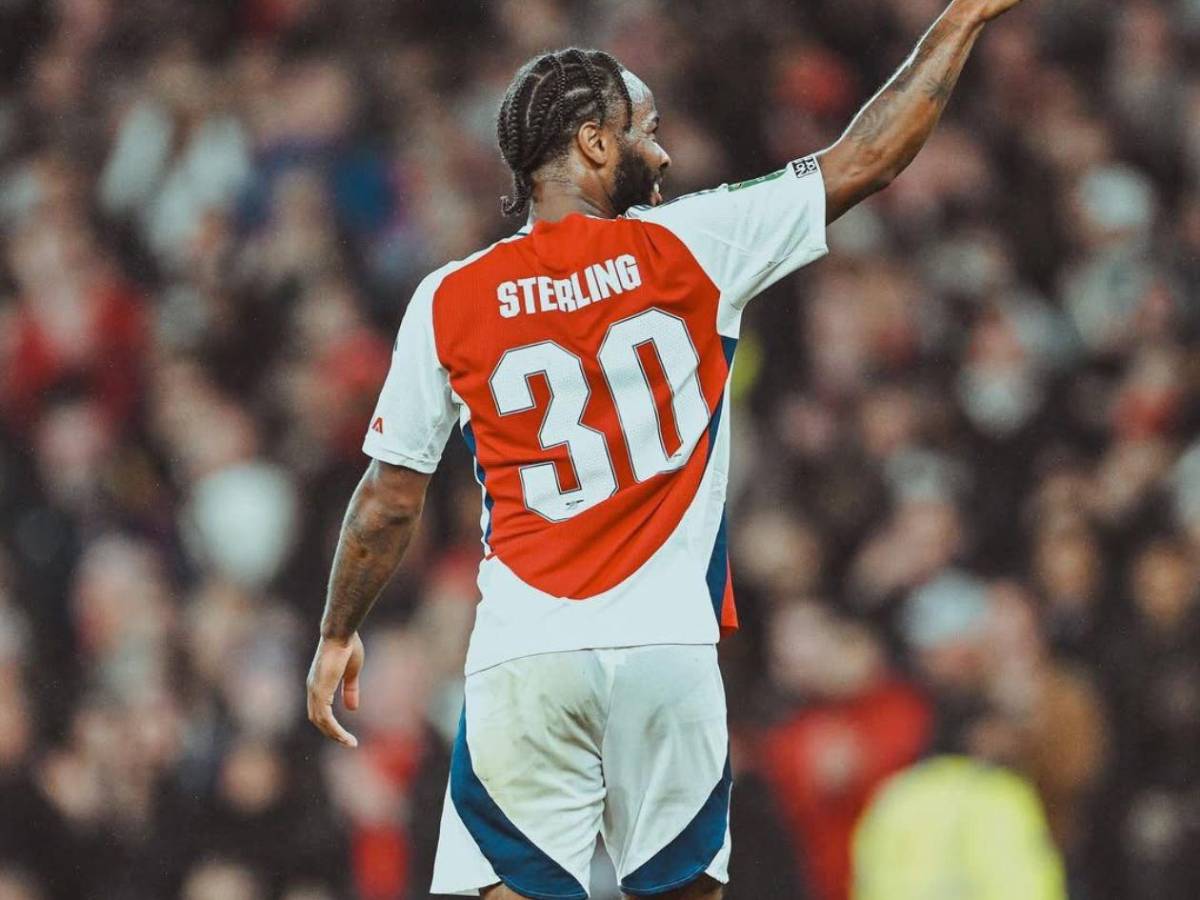 El delantero Raheem Sterling sufre un robo en su casa: así se defendió