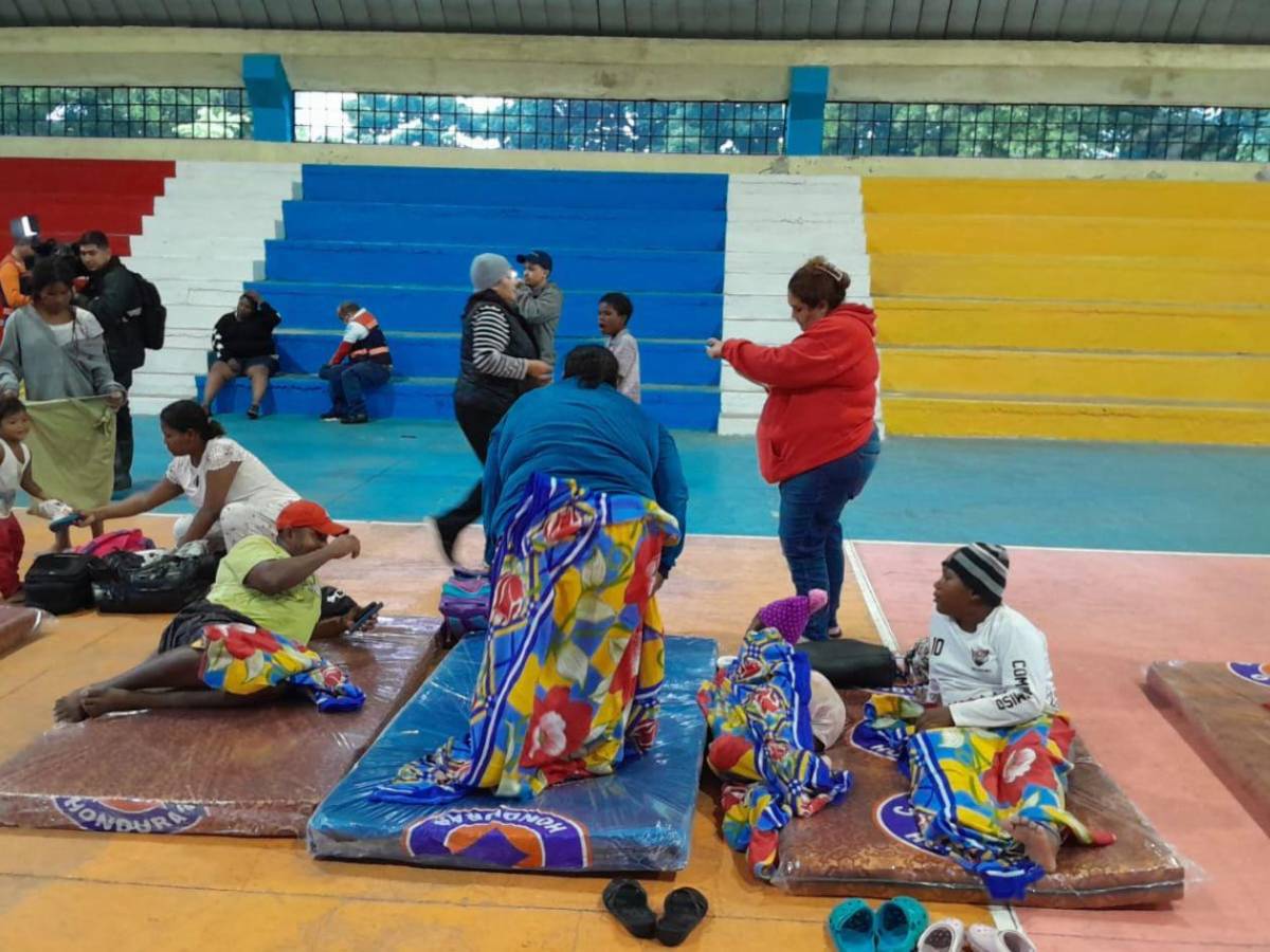 Calles convertidas en ríos y familias evacuadas tras intensas lluvias