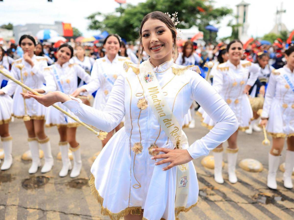 Ellas son las hermosas palillonas y pomponeras del Instituto San Juan Bosco