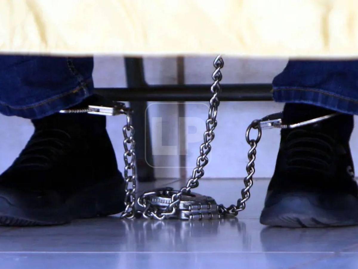 ¿Por qué no también al Chapo?: Mike Vigil critica indulto de JOH