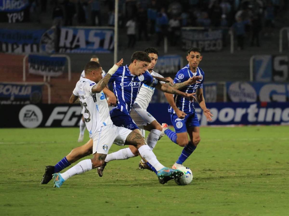 La dedicatoria de Auzmendi tras su primer gol con Godoy Cruz y el mensaje de Cecilia