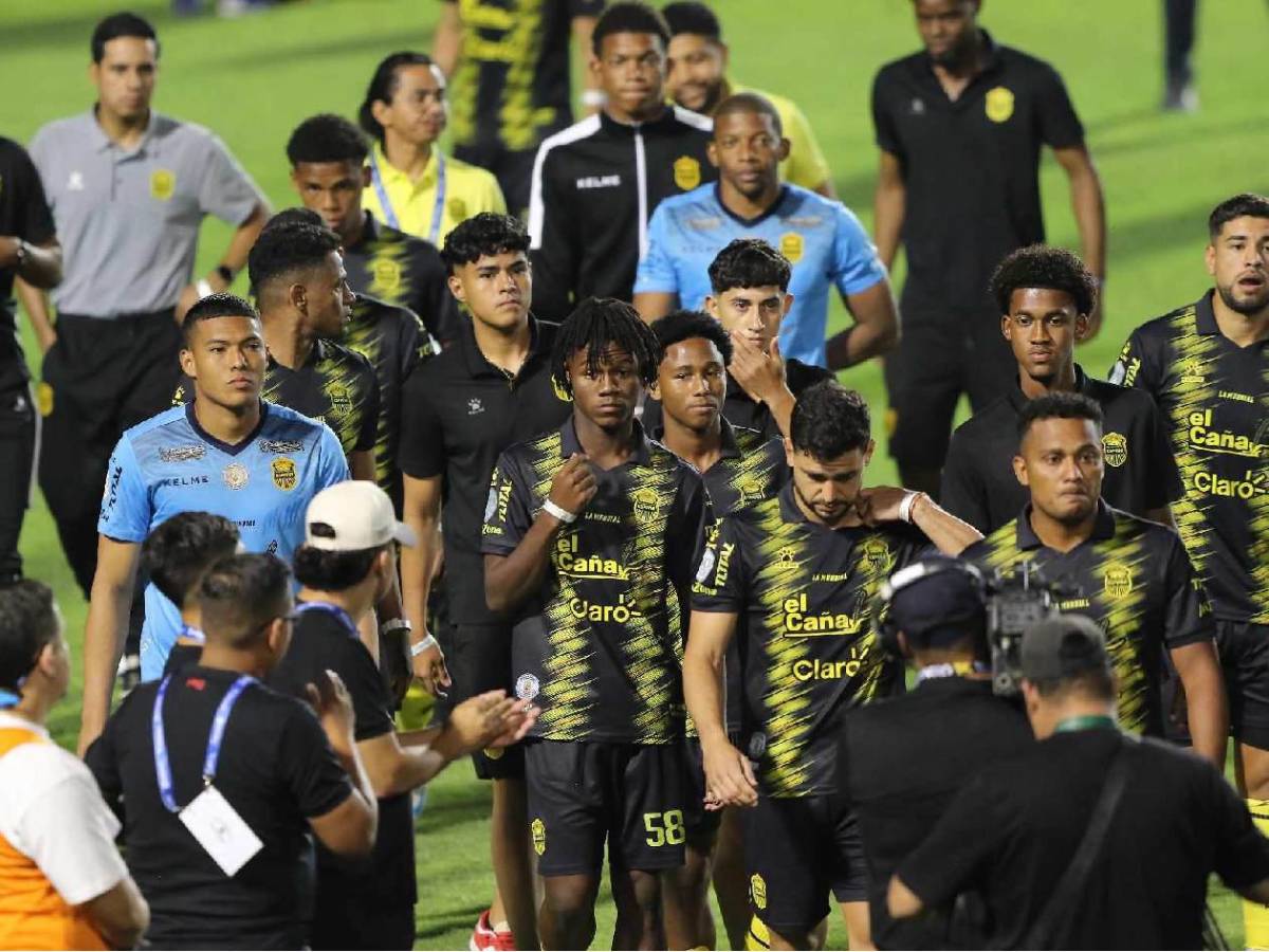 Real España hundido, decepción y así reaccionó Jeaustin tras perder la final ante Olimpia