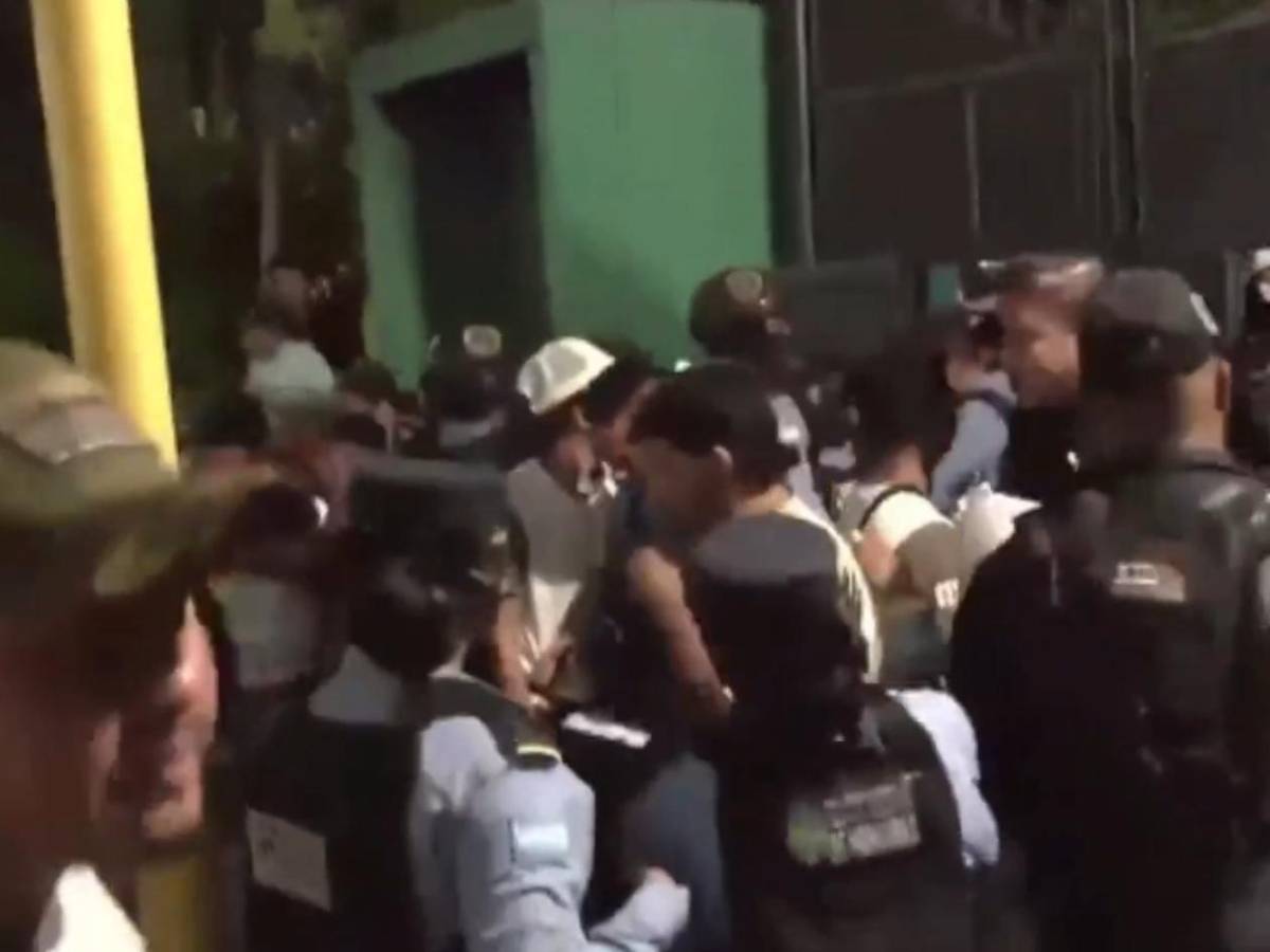 Tiktokers Honduras vs Brasil: Pomponeras, Milagro Flores y caos en el estadio