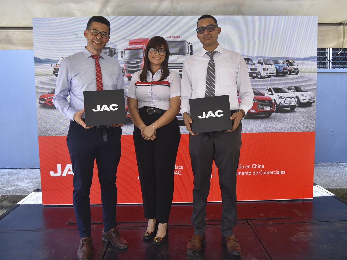 JAC Motors inaugura agencia y presenta su flota de vehículos de trabajo