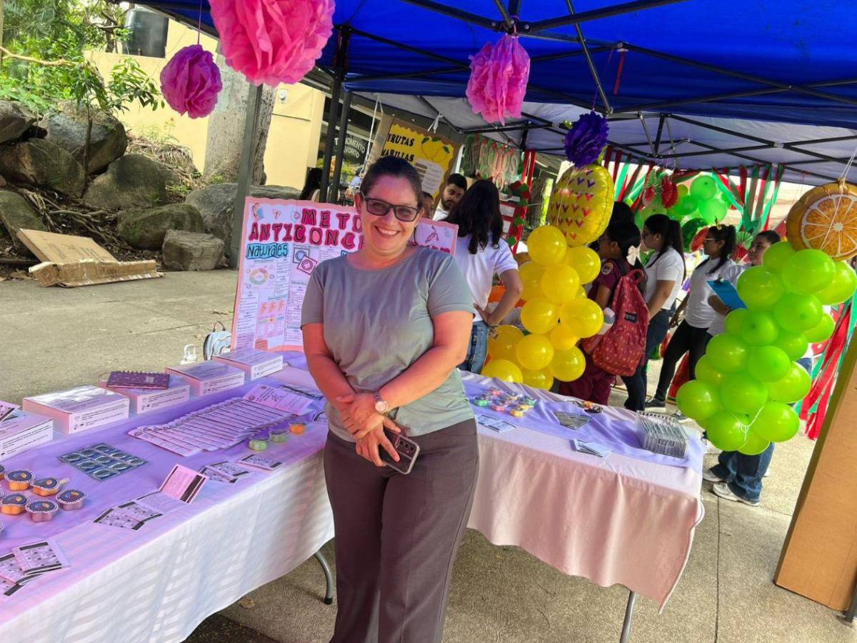 Unah-Cortés lleva atención gratuita a la población con feria de salud