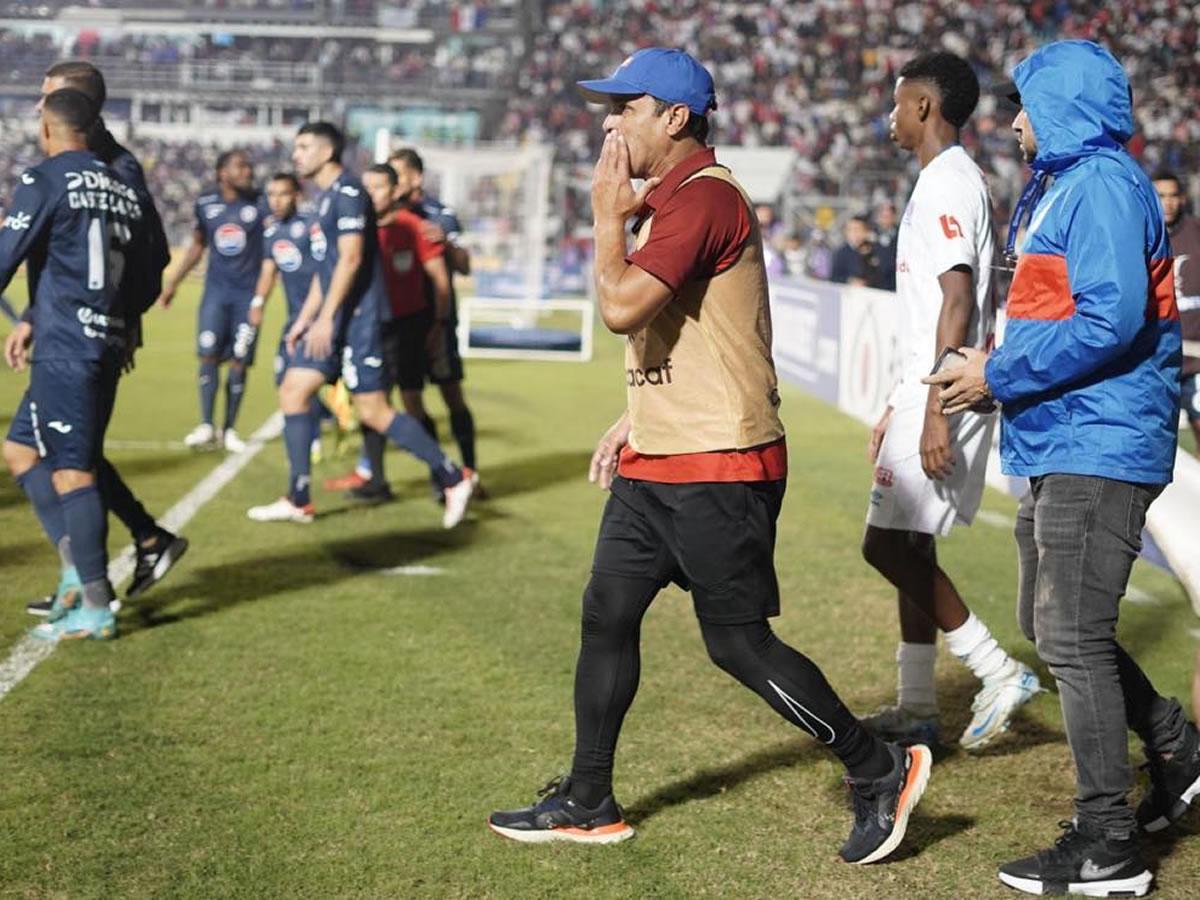 Acta arbitral: A Diego Vázquez le espera fuerte castigo por el zafarrancho de la final