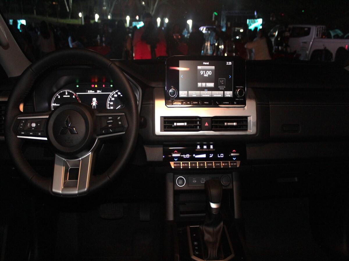 Cuenta con un sistema de infoentretenimiento AppleCarPlay.