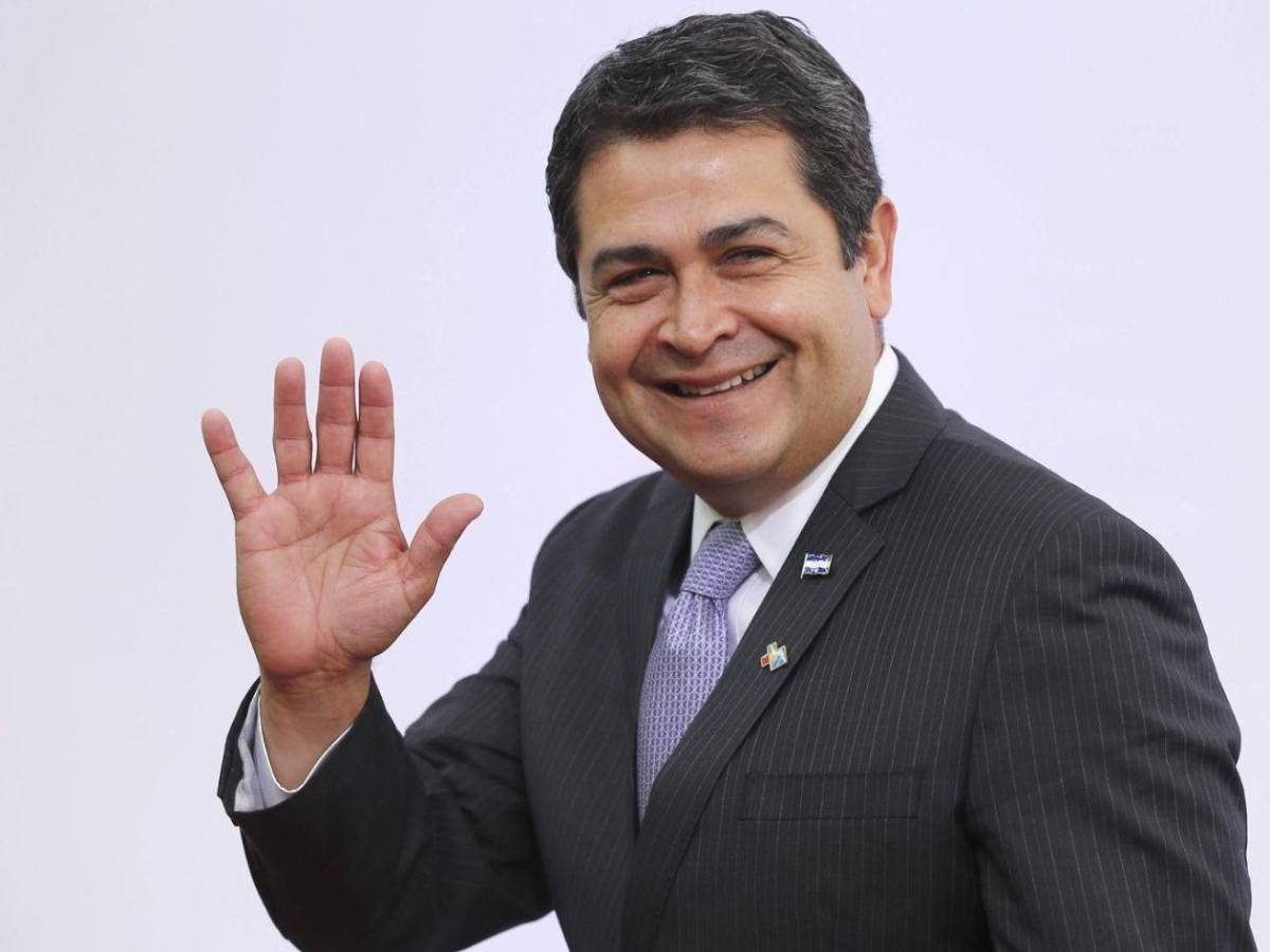 ¿Por qué no también al Chapo?: Mike Vigil critica indulto de JOH