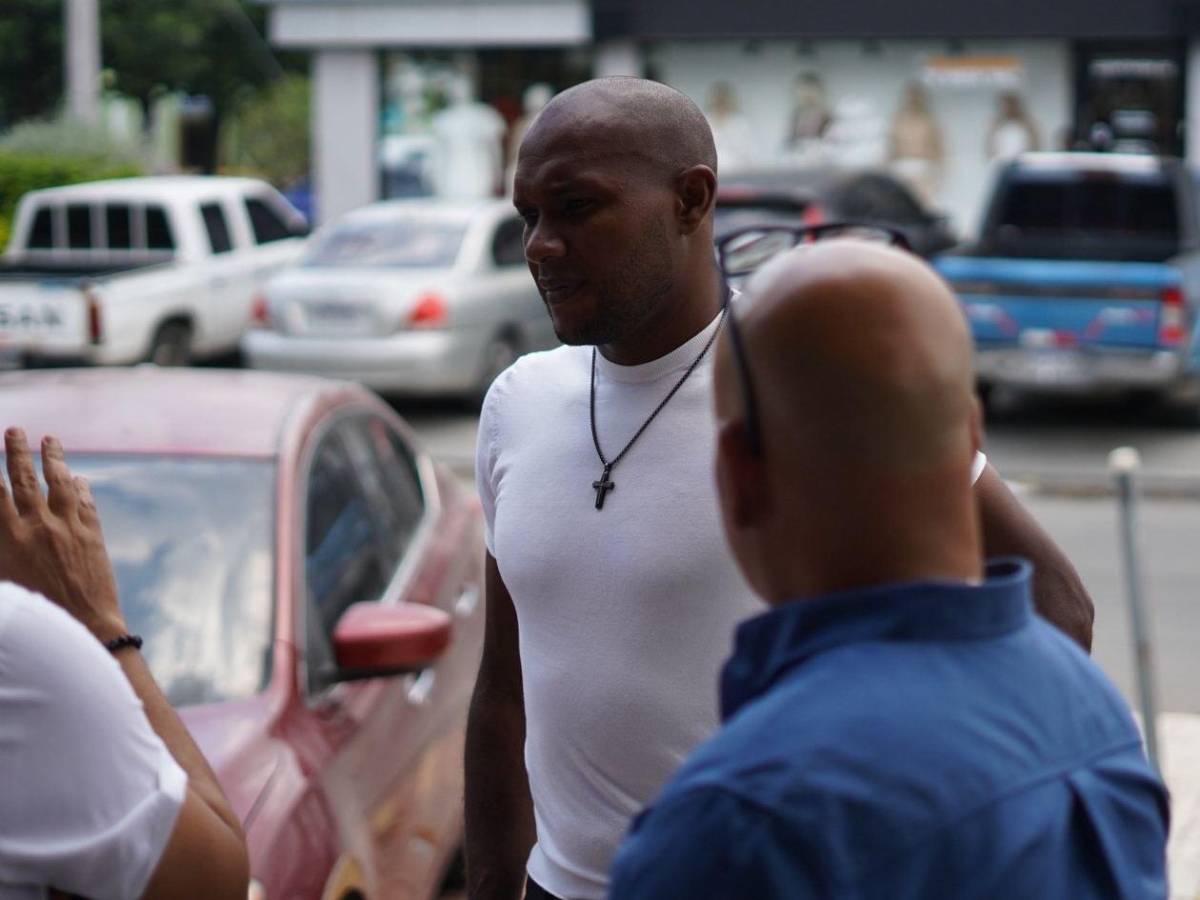 Juan Anangonó al borde del llanto en su despedida de Marathón
