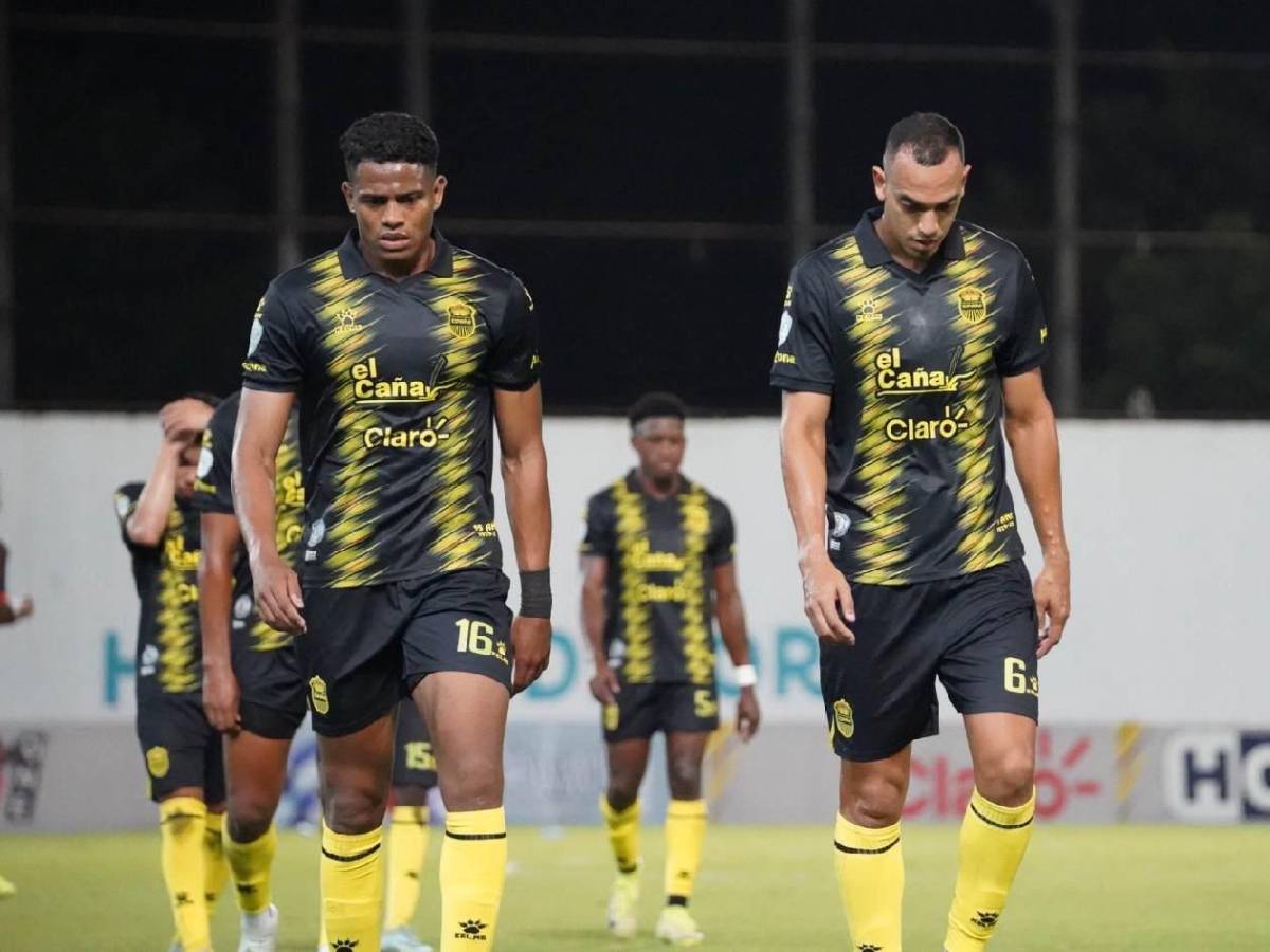 Alegría del Real España, chicas, susto con jugador y gesto de Jeaustin