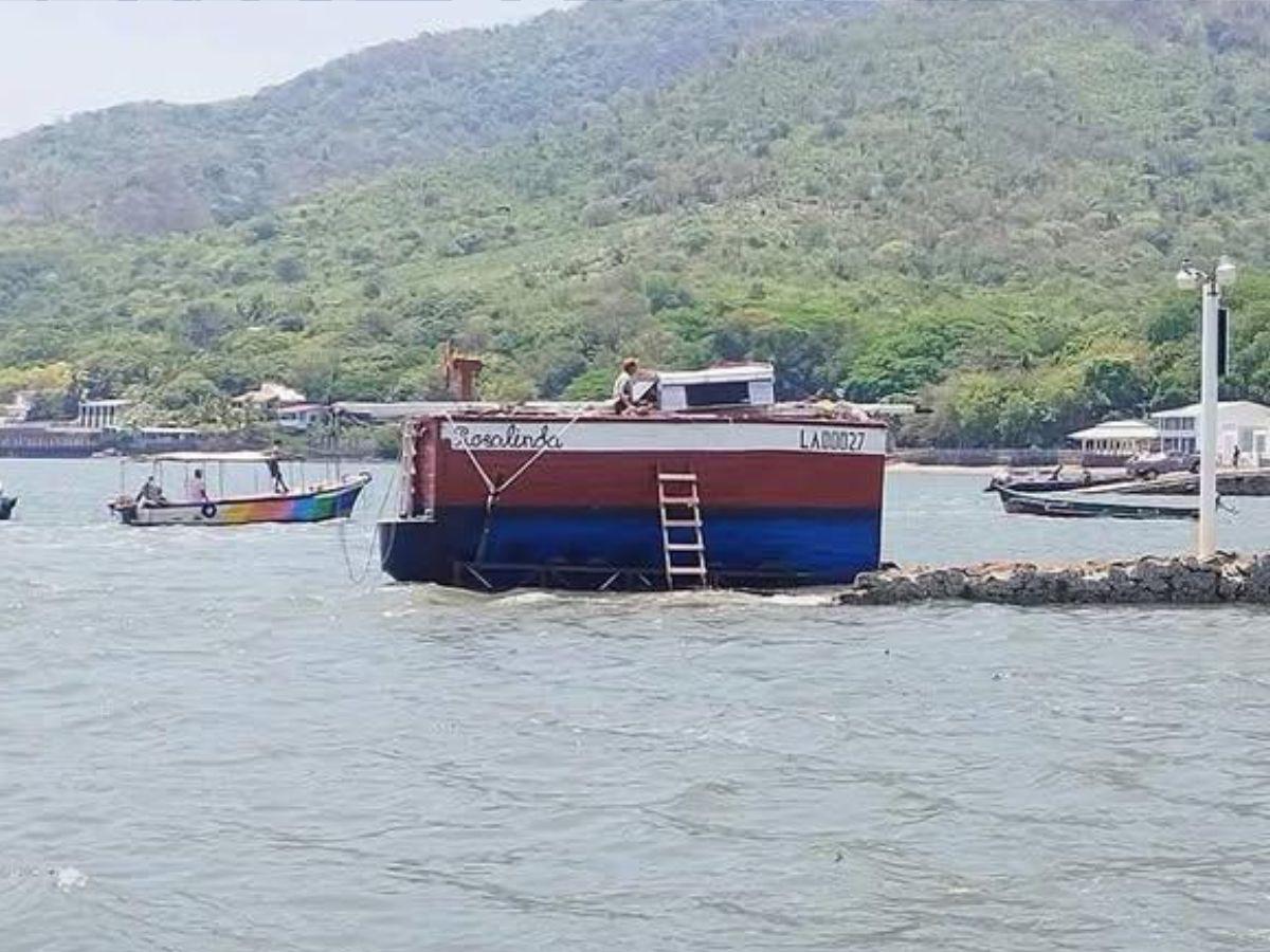 ¡Rosalinda lo logró! La embarcación hondureña por fin navega en el mar