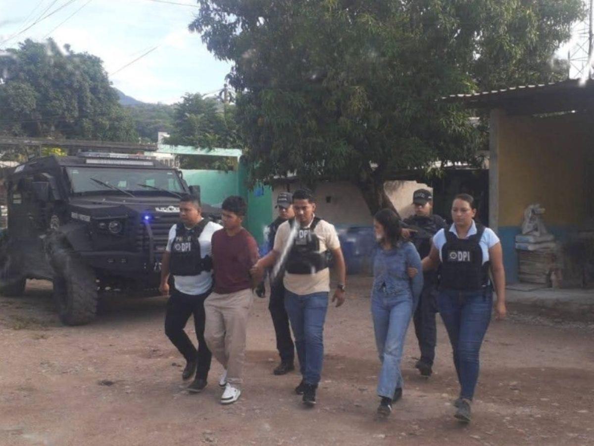 Joven y su novio señalados por el asesinato de su propia madre en Olancho
