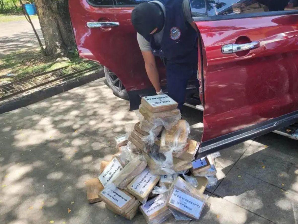 ¿Quién es Anyi Mejía? La joven capturada junto a su madre por presunta droga oculta en un carro en Choluteca
