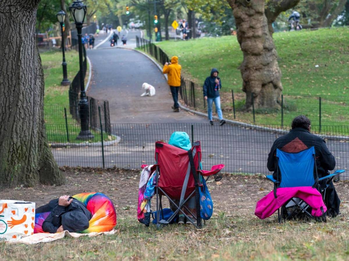 En Nueva York todo merece una fila: teatro, zapatillas, galletas o juicios