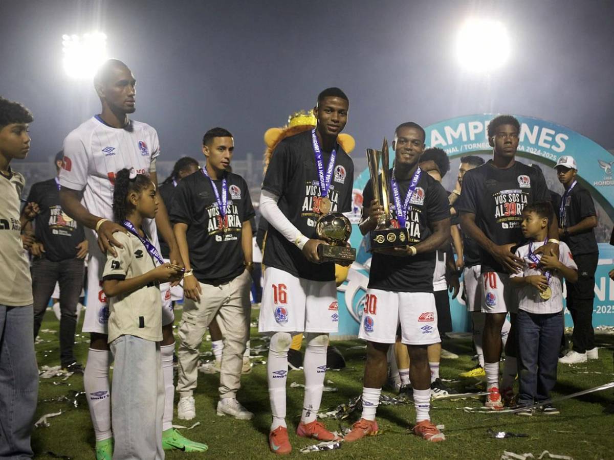 Olimpia festeja título, detalle con Real España, descuido con la copa y a lo Lamine Yamal