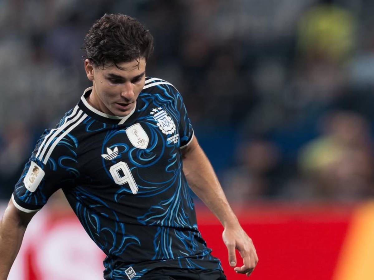 Mercado: ¿Traición de Julián Álvarez? Acepta fichar por impensado equipo y sufre Barcelona