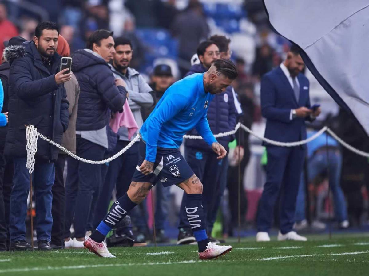 Sergio Ramos debutó con Monterrey: causa locura y casi hace un golazo