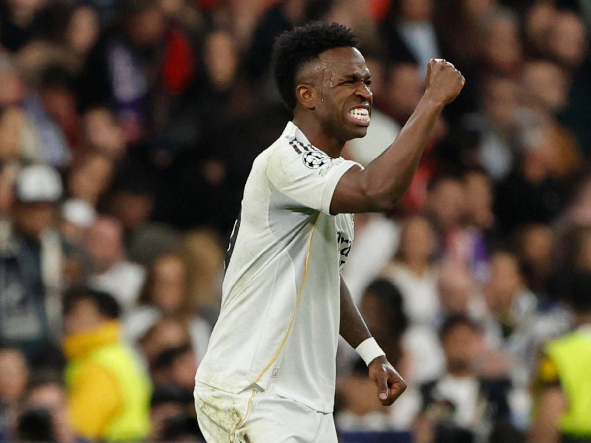 Real Madrid sufrió: jugador salió en camilla, silbidos a Vinicius y penal no pitado