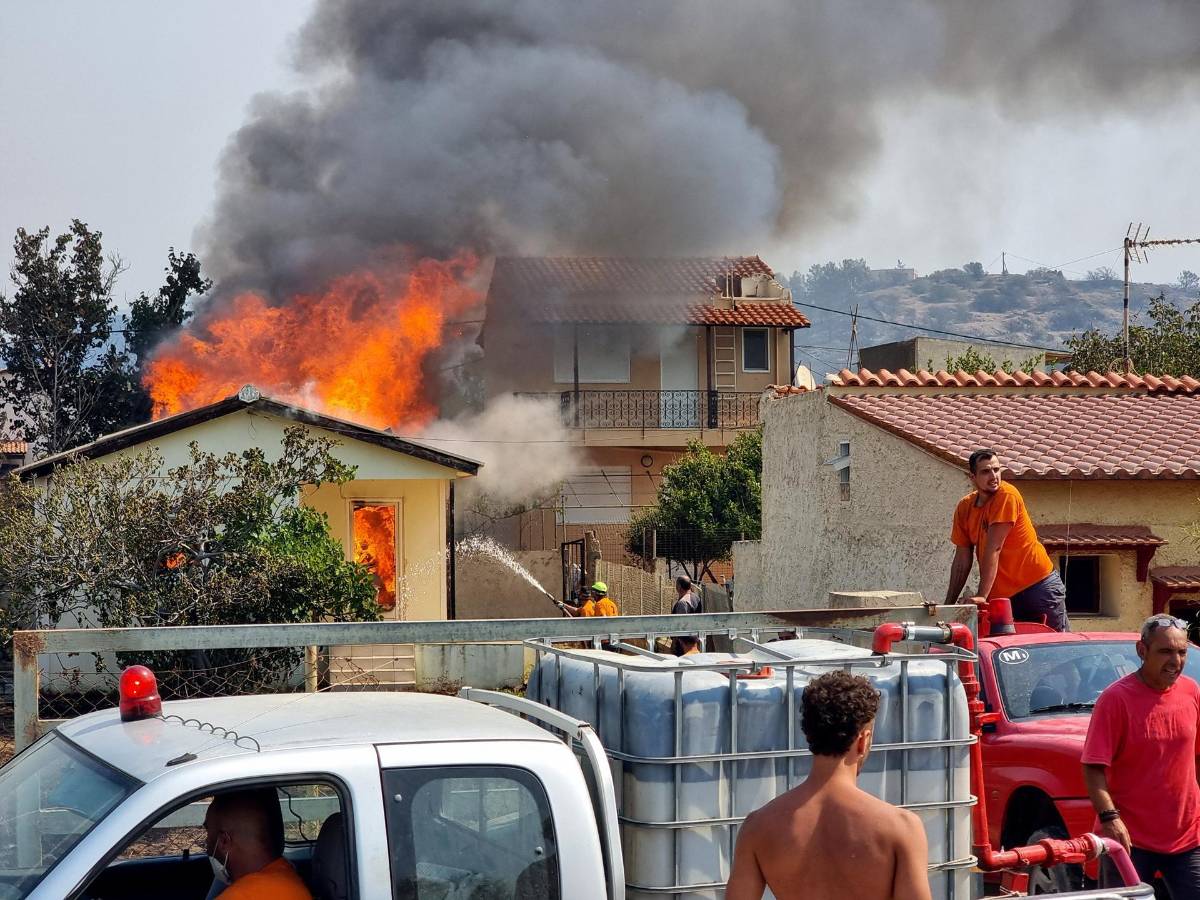 Incendios, muertes y evacuados por una ola de calor en Europa