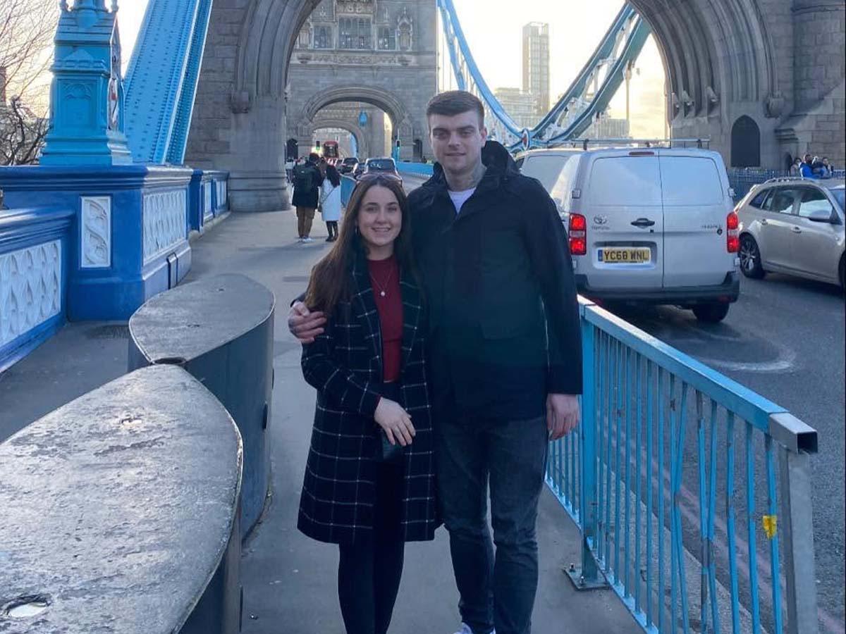 Ashley viajó por amor tras siete años de amistad virtual y terminó en tragedia