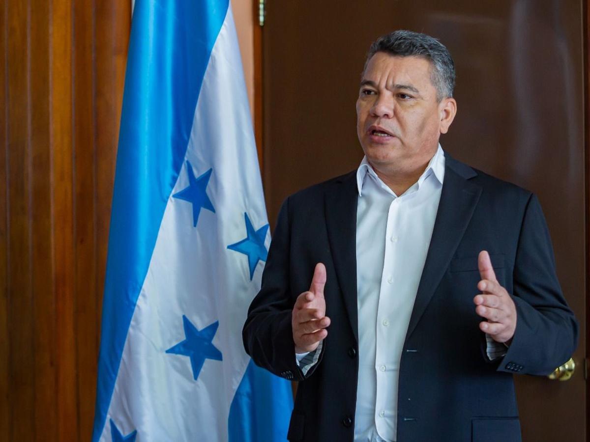 Erlyn Orlando Menjívar, presidente ejecutivo de Banadesa.