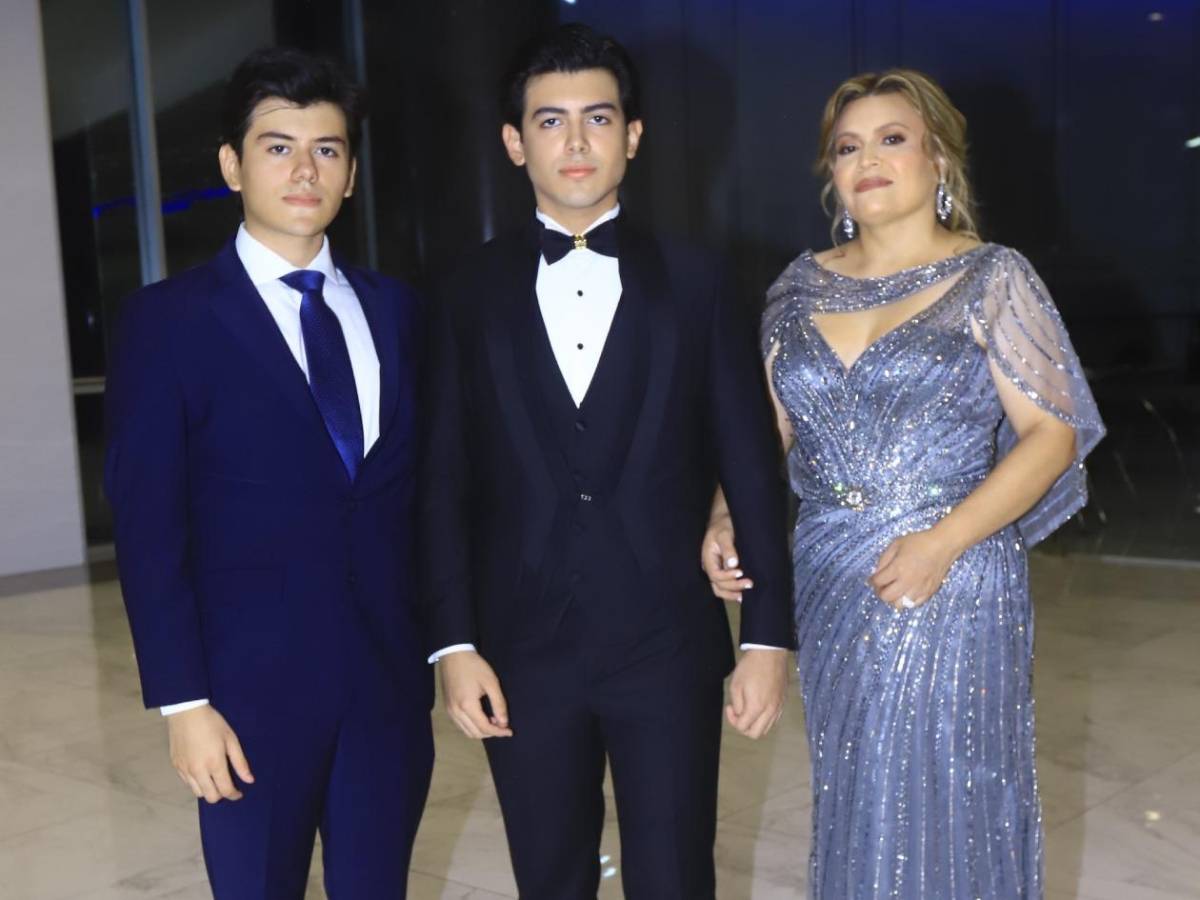 Seniors 2025 de la Seran School celebran en su fiesta de graduación