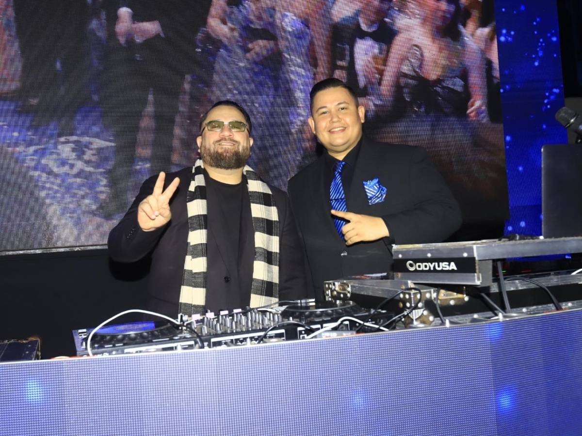 Seniors 2025 de la Seran School celebran en su fiesta de graduación