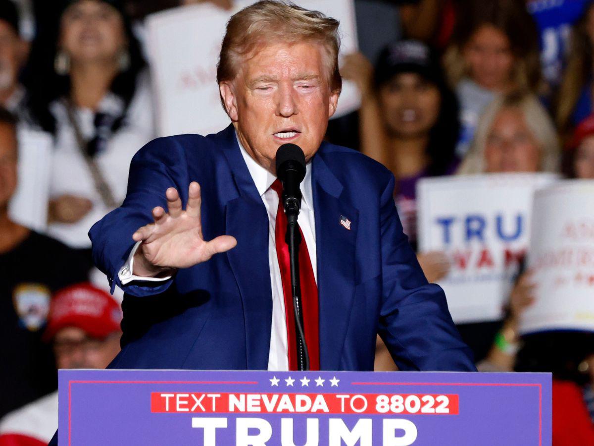 Hackers iraníes enviaron a los demócratas datos robados de la campaña de Trump, según FBI