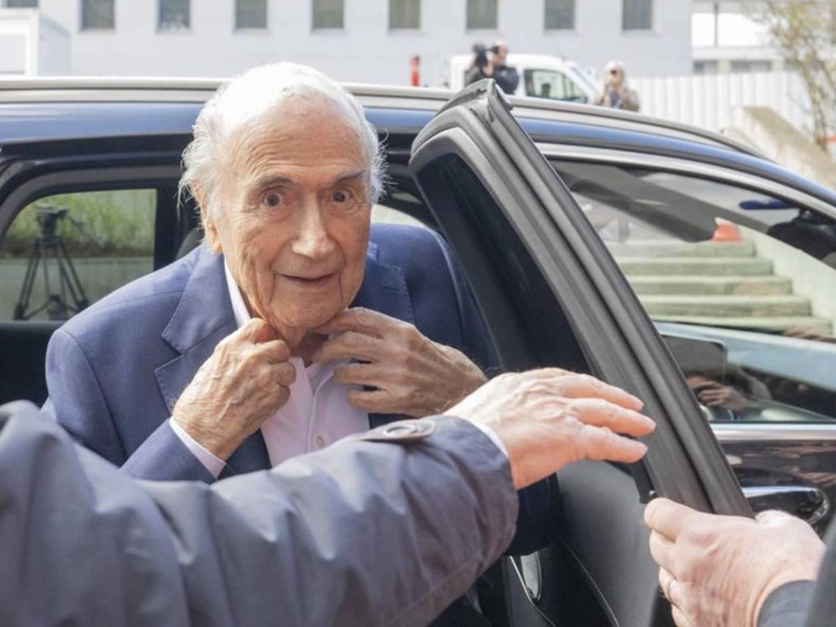 Joseph Blatter luce irreconocible y recibe noticia, ¿qué pasó con Hawit?