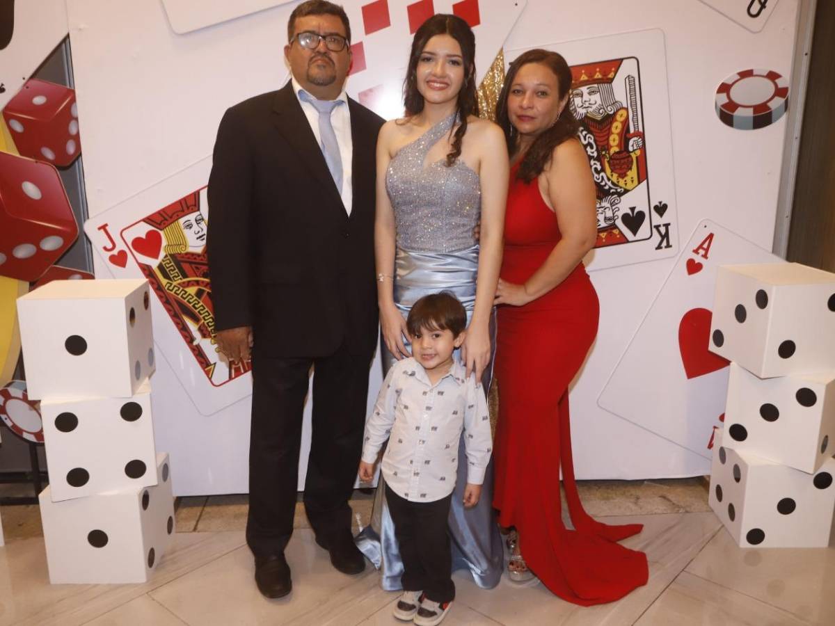 Fotos: Seniors 2025 de Fundación Mhotivo celebraron su graduación