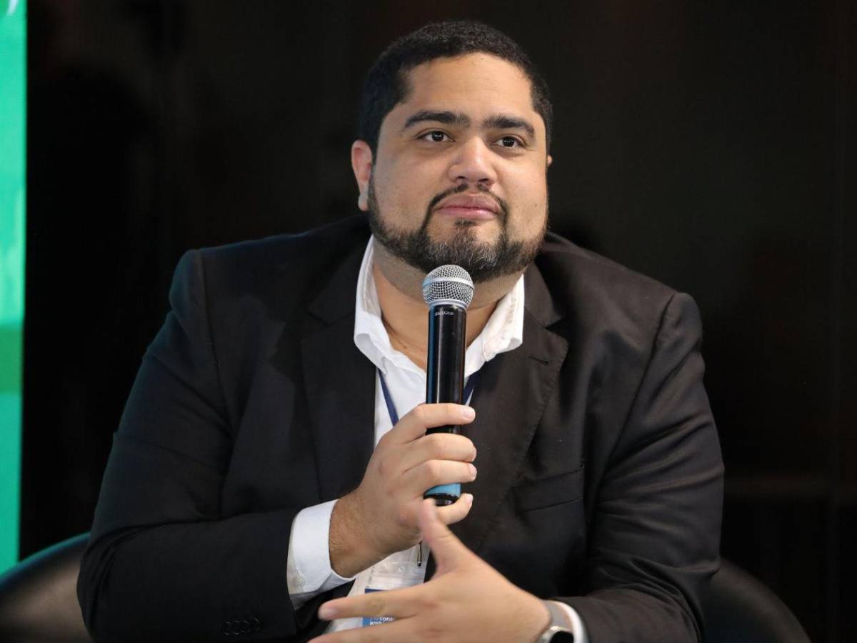 Cardona revela consejos a ministros: No saquen casas fiadas