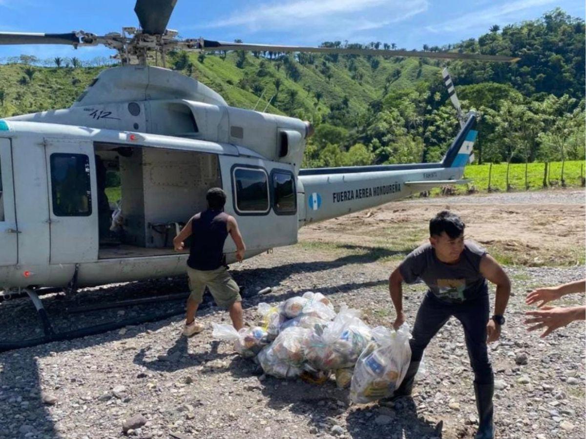 Vía aérea trasladan a enfermos y llevan alimentos a la Cuenca del Cangrejal