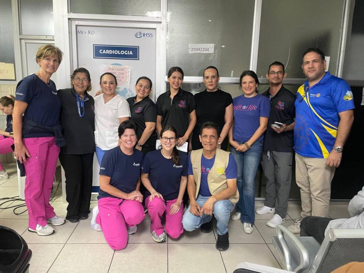 Médicos de Honduras y El Salvador unen fuerzas por nueve corazoncitos en el IHSS