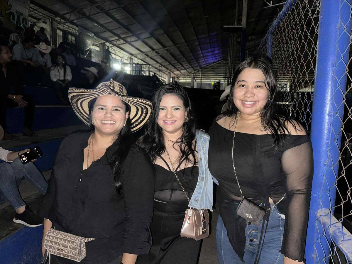 Sampedranos disfrutan en el AGAS y en el concierto de Ninel Conde