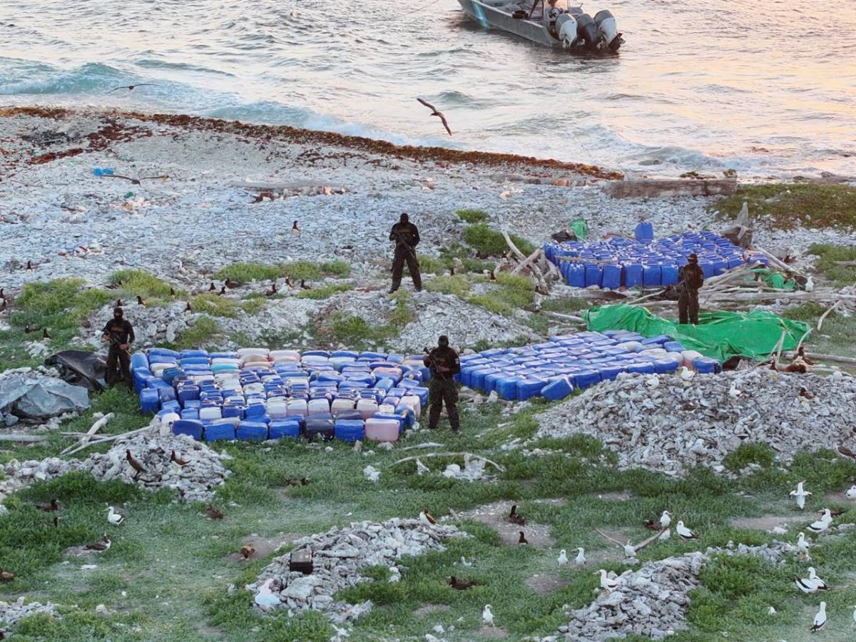 Decomisan casi 3,900 galones de gasolina vinculada a contrabando en La Mosquitia