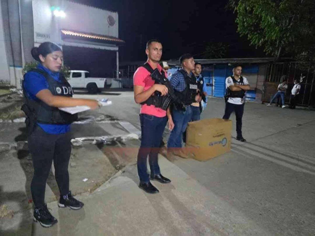 Descubren fusiles R-15 y una Uzi durante operativo en Koriun en Choloma