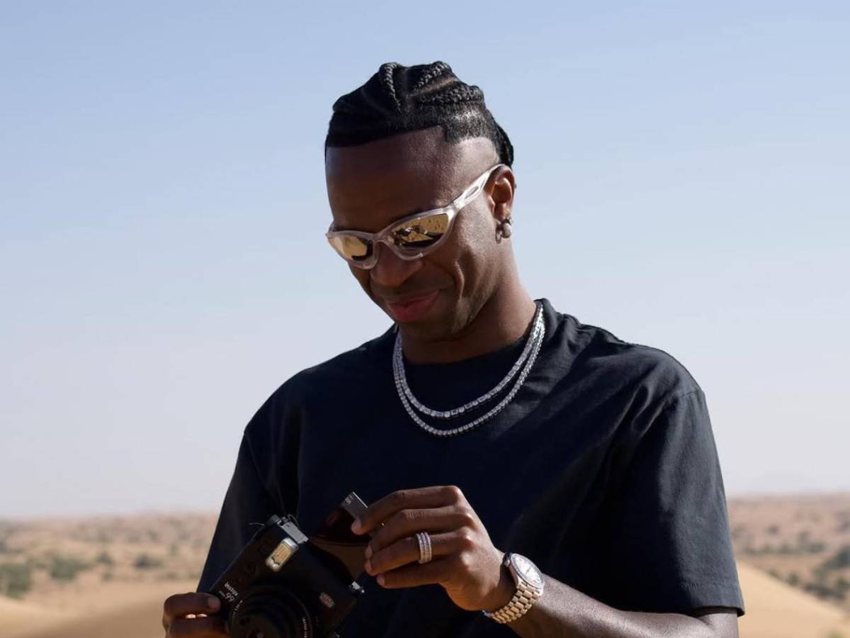 Vinicius es captado infraganti con famosa y ex de ella estalla: Es más feo