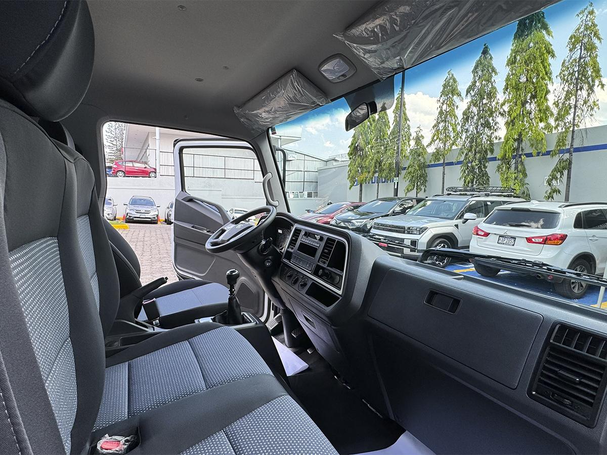 Los Hyundai Vehículos Comerciales EX Series ofrecen comodidad y seguridad en su cabina.
