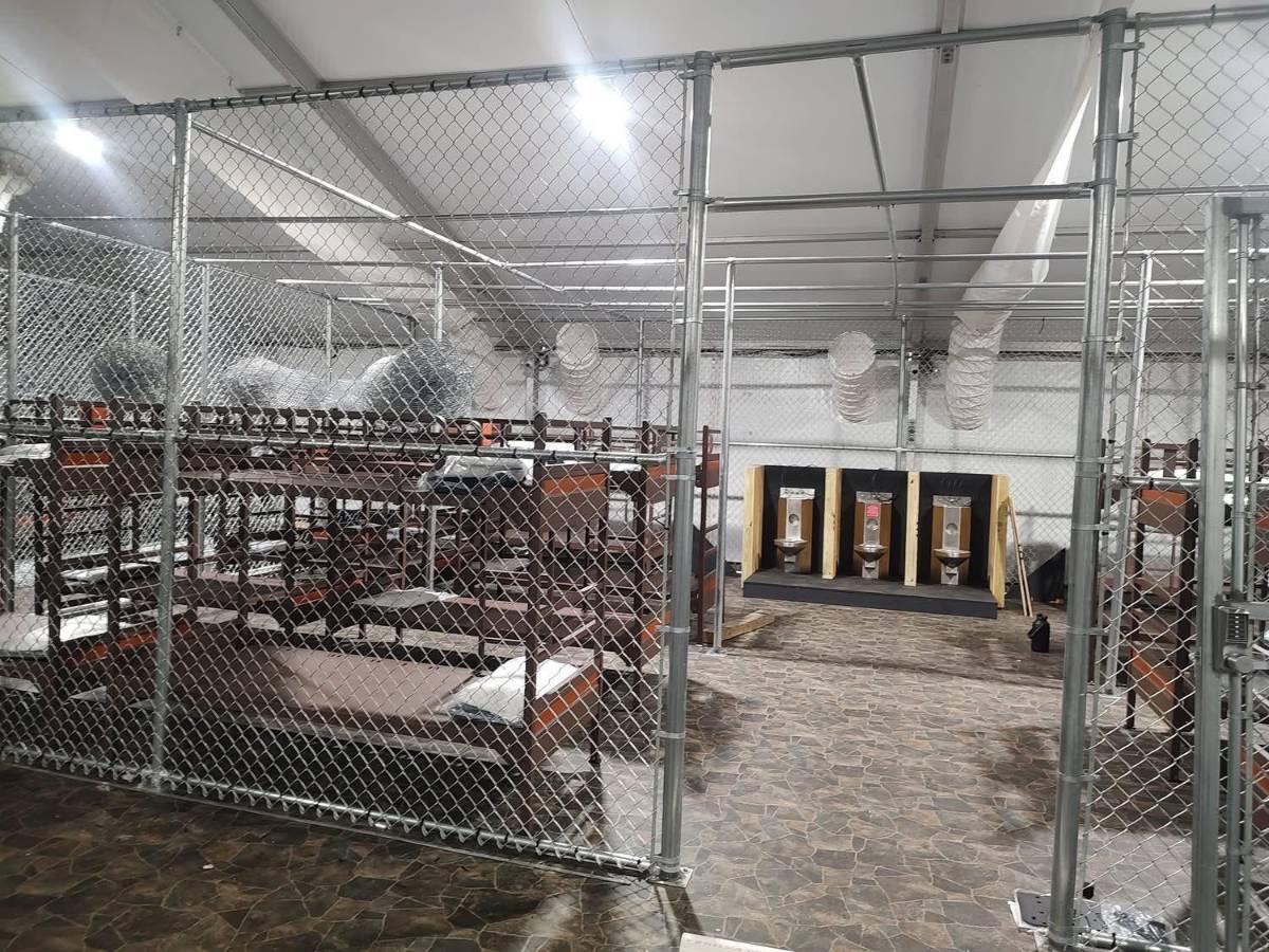 Primeras imágenes del interior de Alligator Alcatraz, la polémica prisión migratoria