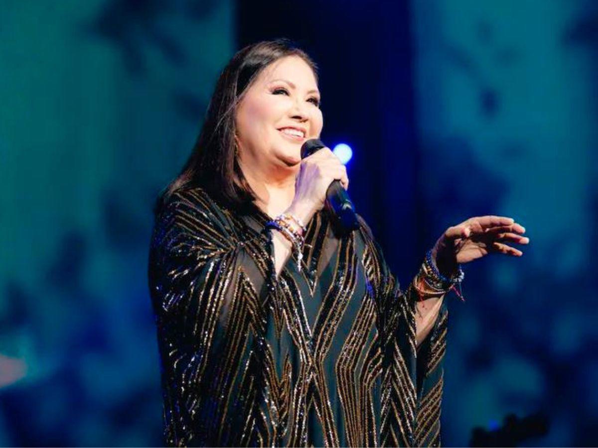 Ana Gabriel presenta complicaciones de salud en pleno concierto