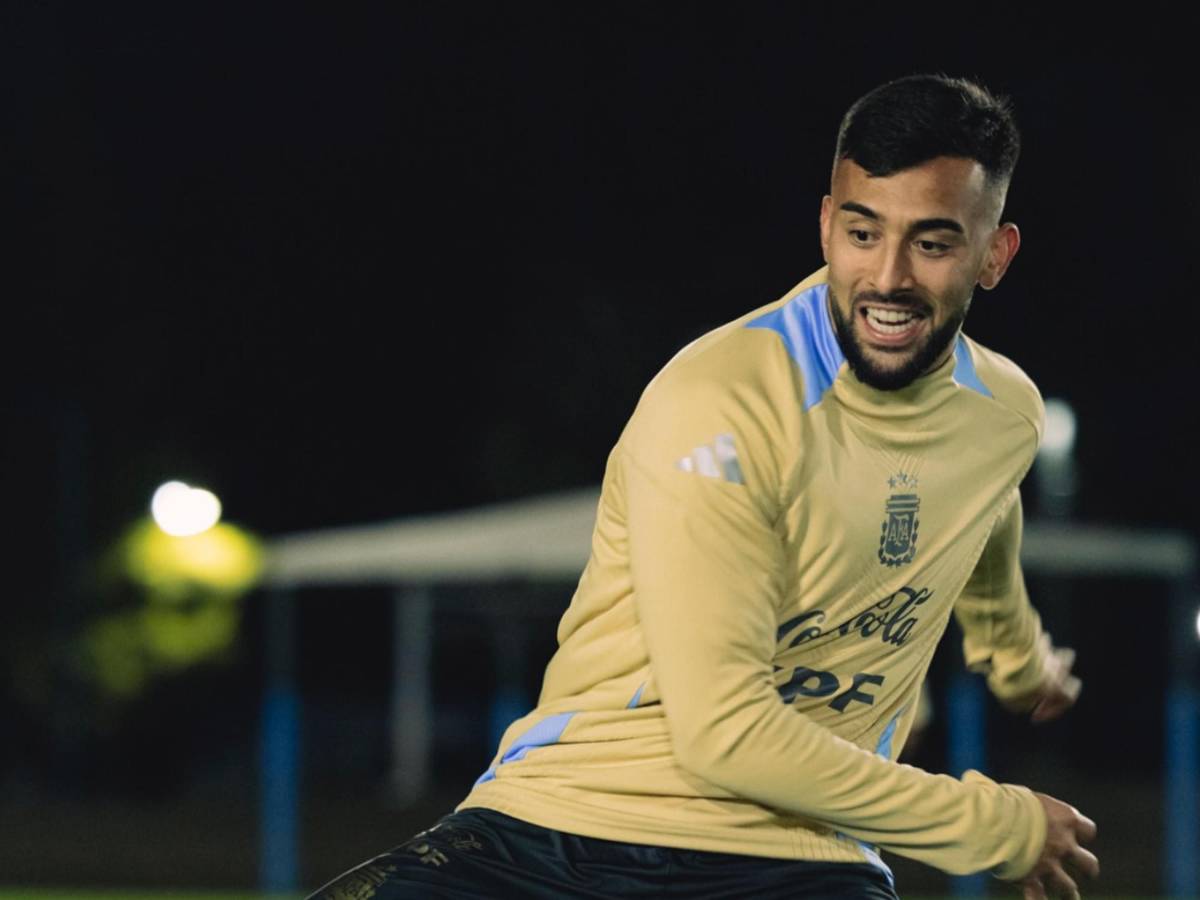 Explosivo romance: Futbolista le quita mujer a compañero y arden las redes