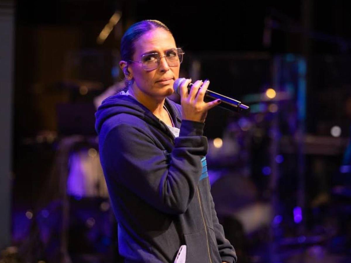 Entre lágrimas, Angélica Vale se pronuncia sobre su divorcio